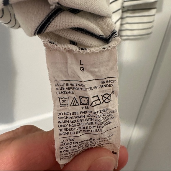 Old Navy Active Relaxed Breathe ON Twist- Hem Cropped Long Sleeve Top Size Large - Picture 11 of 11